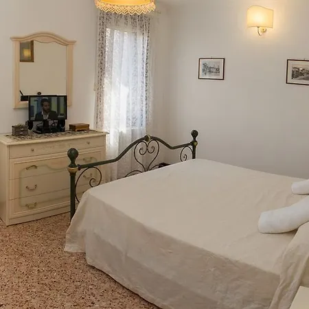アパート Casa San Giovanni E Paolo ヴェネツィア